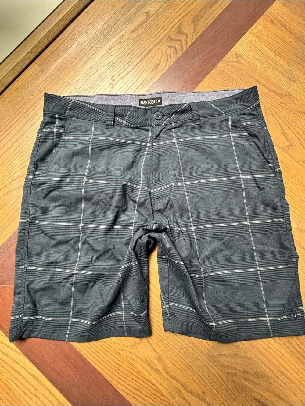 Hang in Ten Men’s Plaid Shorts Size 38 Gray Casual Hybrid Flat Front Quick-dry
